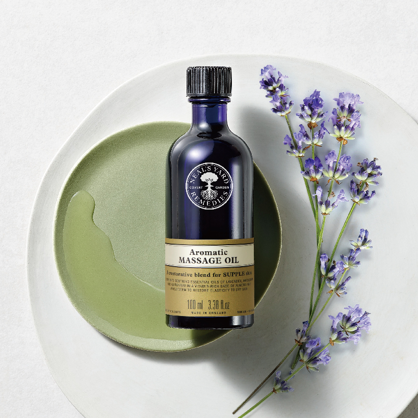 お疲れボディに。ボディオイルで簡単温めセルフマッサージ